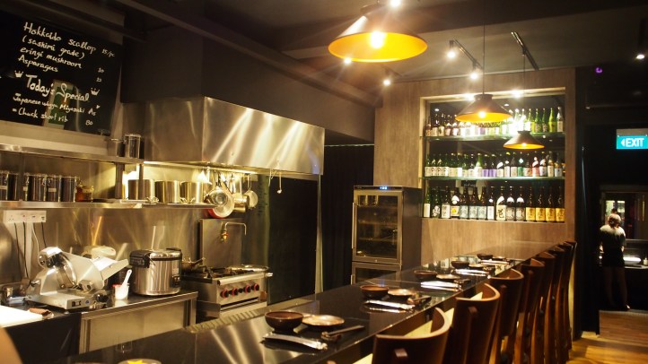 OLYMPUS DIGITAL CAMERA - Interior of Yen Yakiniku